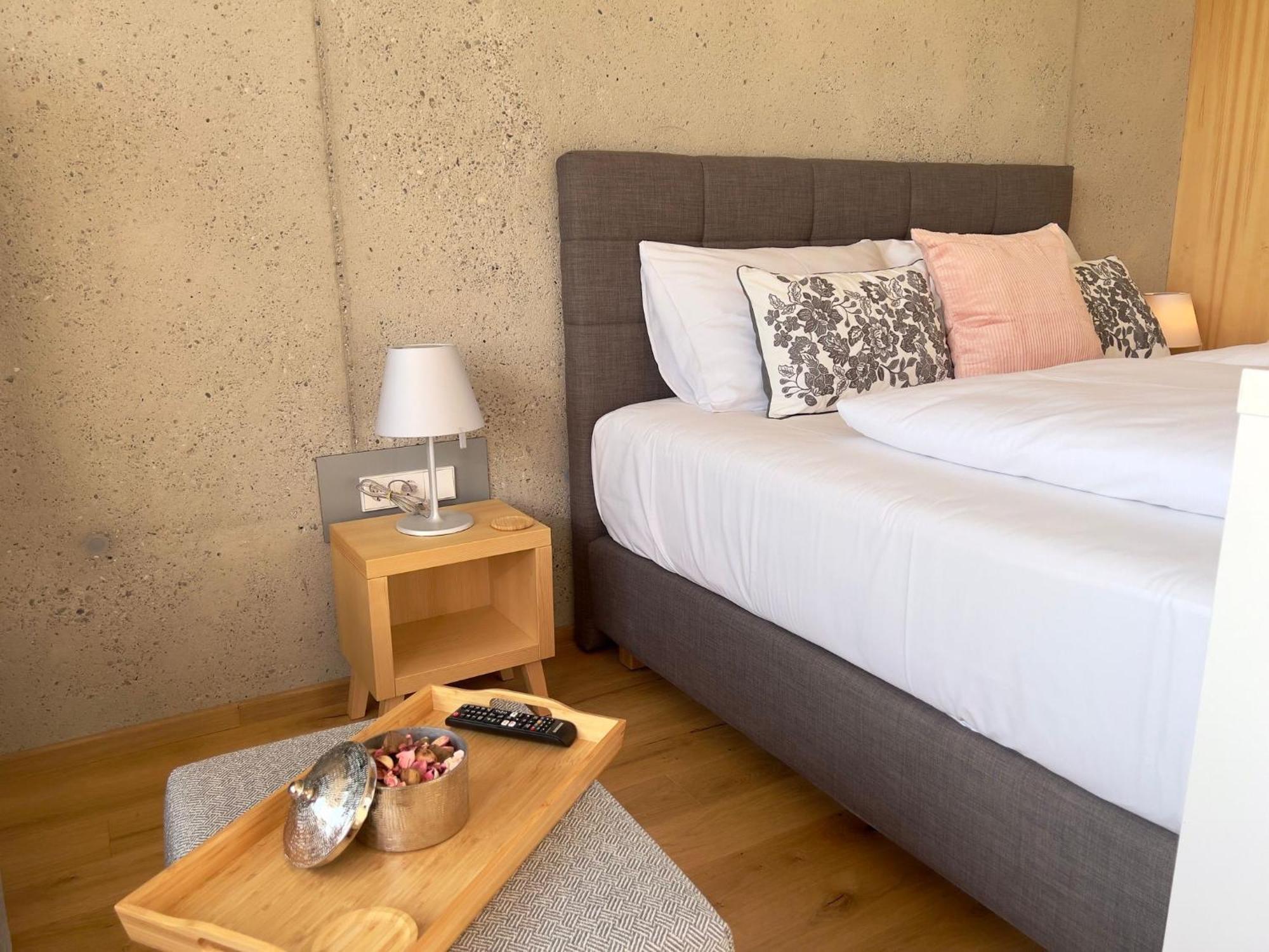 ספיפלד Hideaway An Der Weinstrasse - Pool & Sauna - Apartments Anderlage חדר תמונה